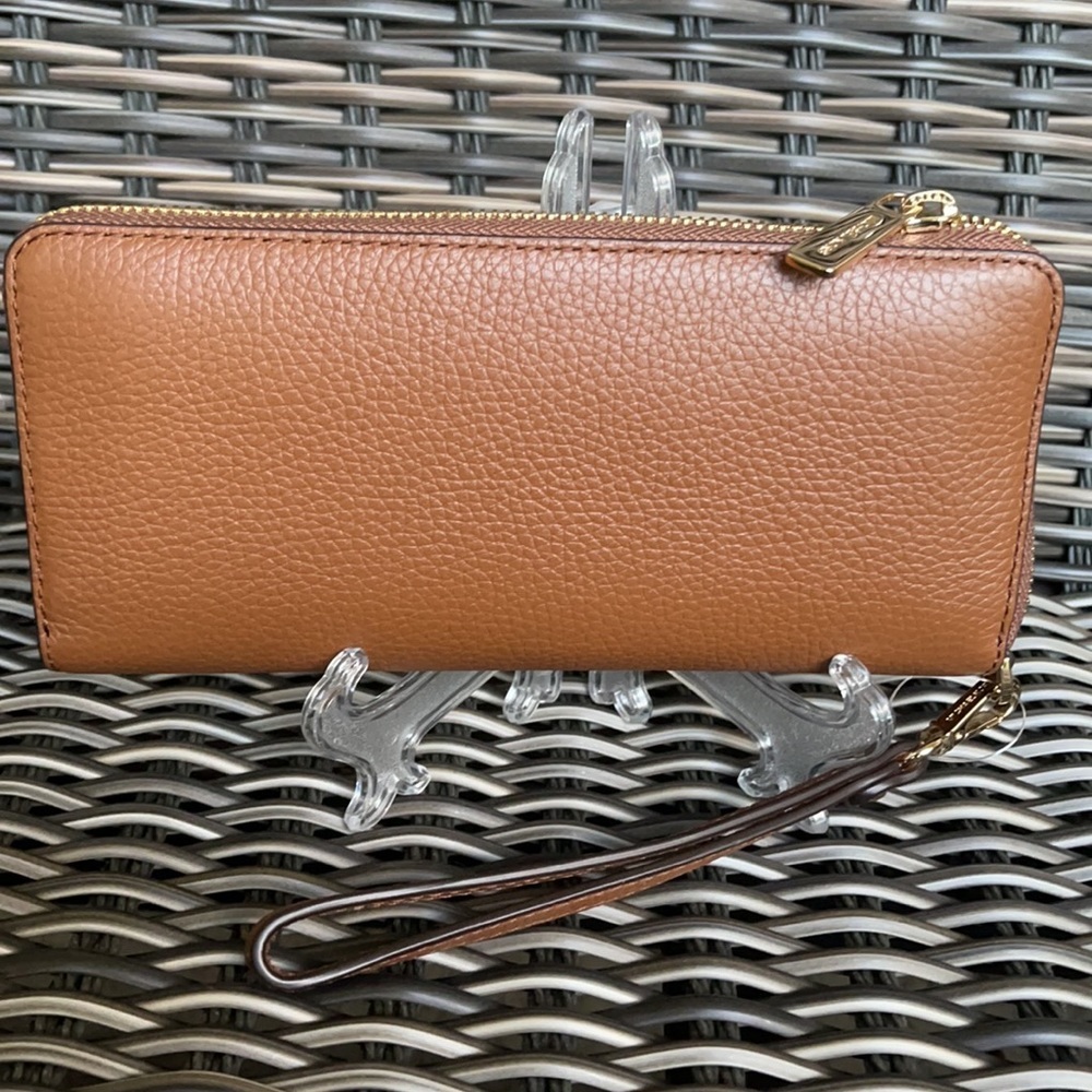 Michael Kors Jet Set Travel Large Travel CONTINENTAL Wristlet-Wallet - Picture 3 of 16
